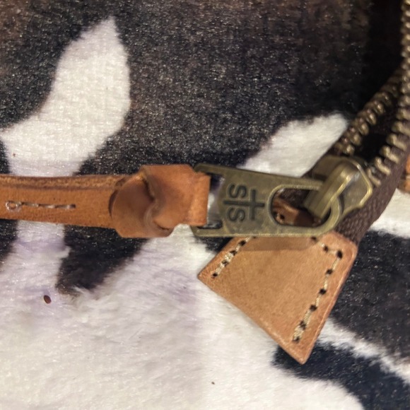 STS Ranchwear Wallet Brown Leather Tooled Cowhide Zip  Clutch Yipee Wristlet New - Picture 4 of 7